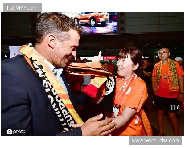 法甲季票持有者突破33万，球迷回归现场